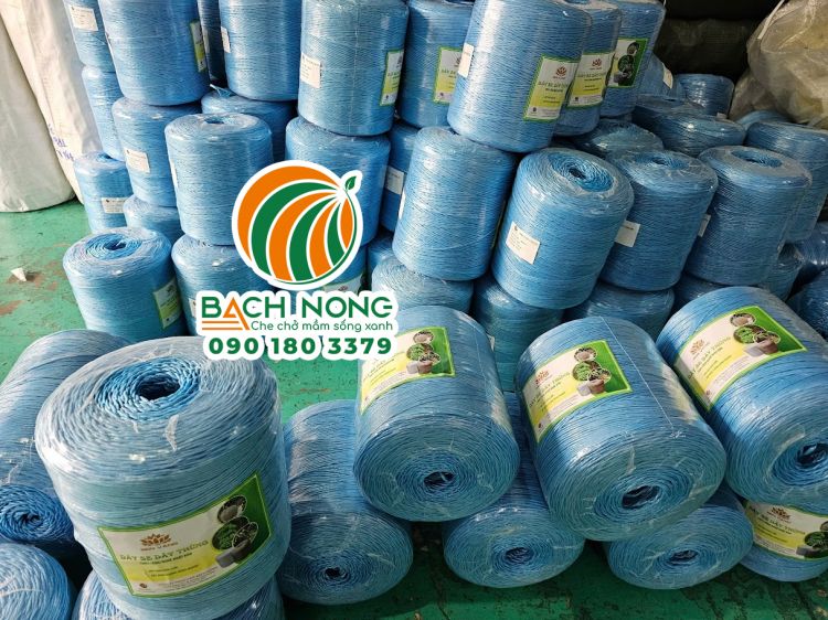 Các cuộn dây SE màu xanh dương tại kho của LƯỚI BÁCH NÔNG