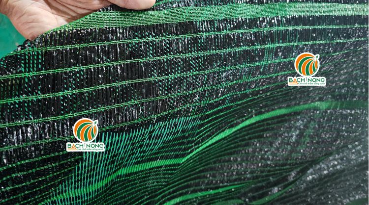 Lưới che nắng Thái Lan 50% dệt đều và thưa hơn Cận cảnh lưới che nắng Thái Lan mật độ 50% được dệt thưa hơn, độ đồng đều cao