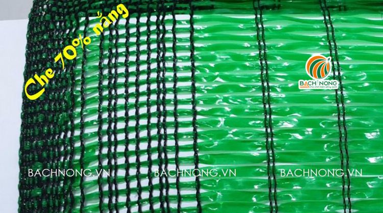 Lưới che nắng Thái Lan 70%, màu xanh lá Cận cảnh lưới che nắng Thái Lan 70% màu xanh lá, dệt đều và màu sáng bóng