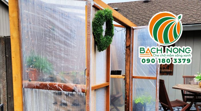 Làm nhà kính mini cao 1m, rộng 0.5m bằng gỗ bỏ đi