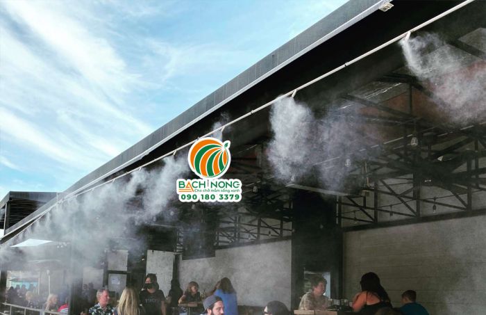 Lắp đặt hệ thống phun sương để làm mát quán cafe